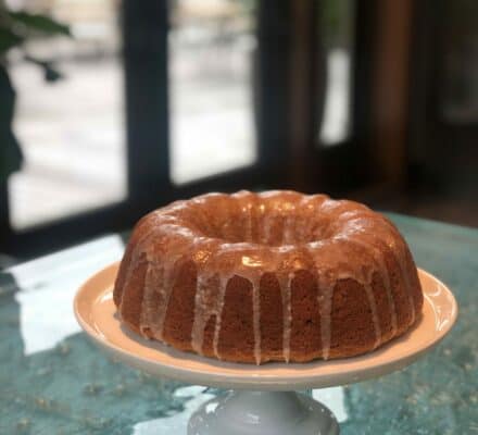 Rosh Hashanah Honey Apple Bundt Cake