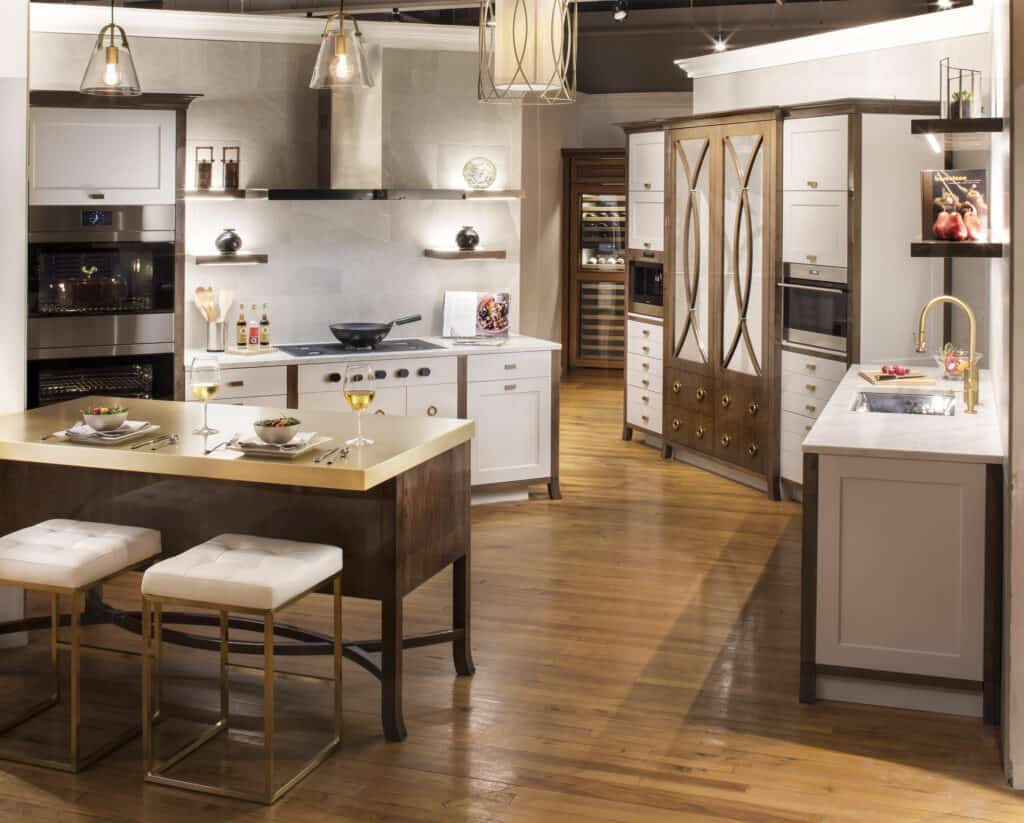 Great appliance showrooms show the products in full-scale kitchens so you can imagine them in your own kitchen.